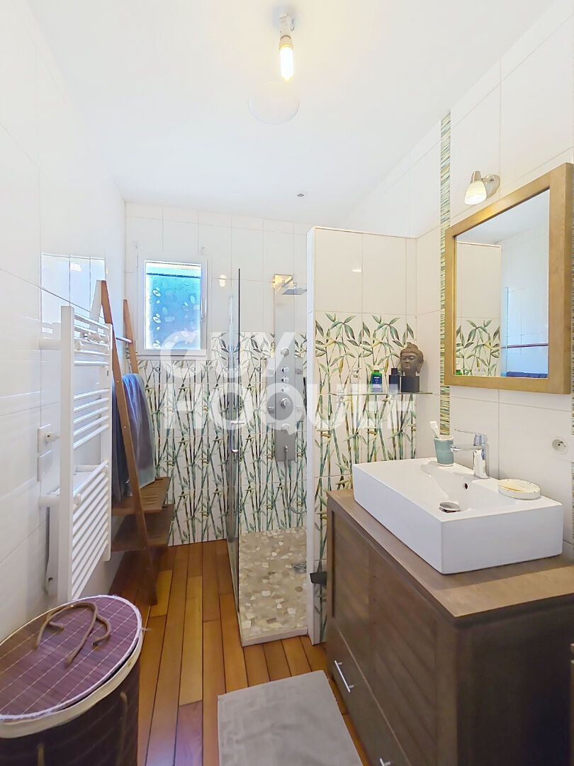 Maison moderne T7 - Quartier résidentiel à LANDIVISIAU