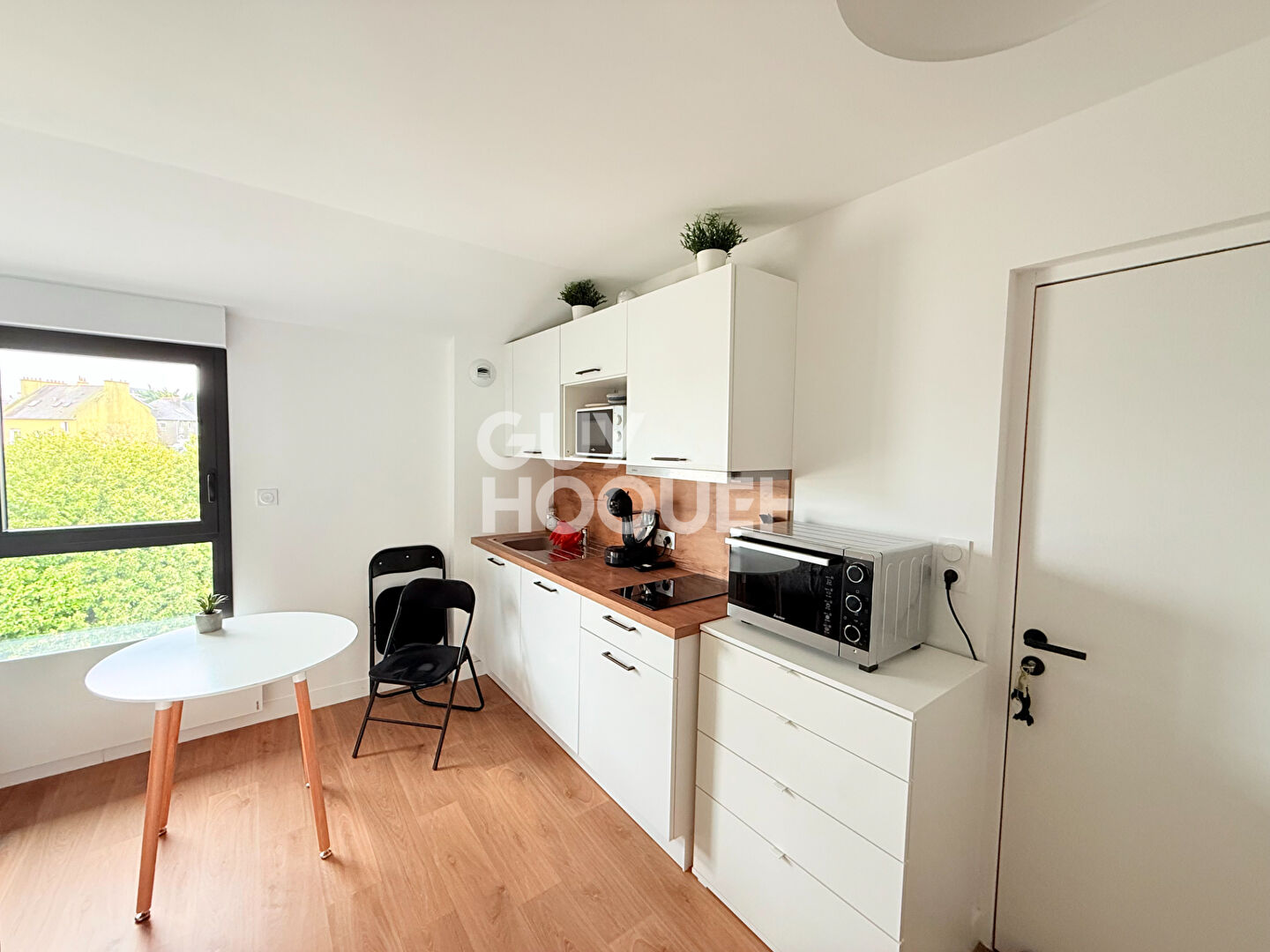 A LOUER - Studio meublé - Quartier Fac de Médecine à BREST