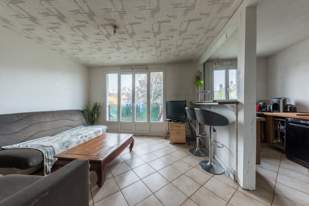 À vendre, appartement d'environ 57 m², 3 pièces à THIAIS (94320).