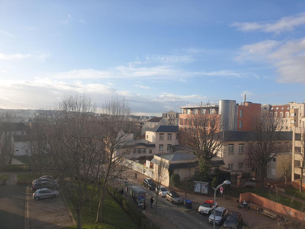 Appartement 5 Pieces Coeur De Ville L Hay Les Roses Guy Hoquet Com