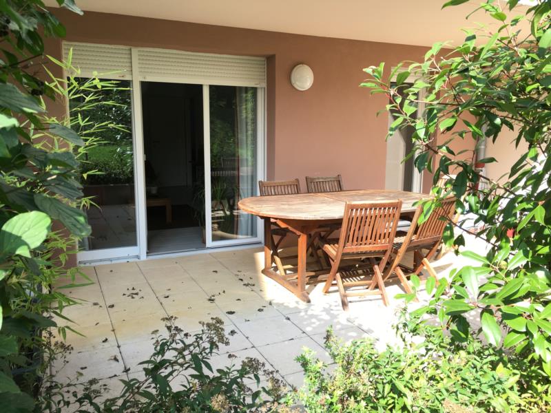 Au coeur du village de Miserey Salines, agréable T3 avec grande terrasse dans résidence de 2010