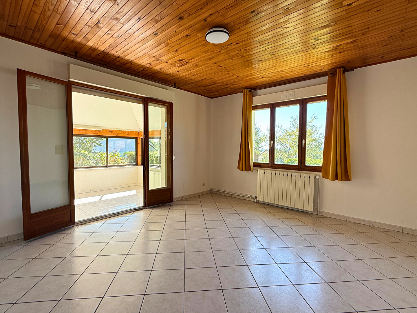 Maison lumineuse sur grand terrain - Quartier Montarmots, Besançon