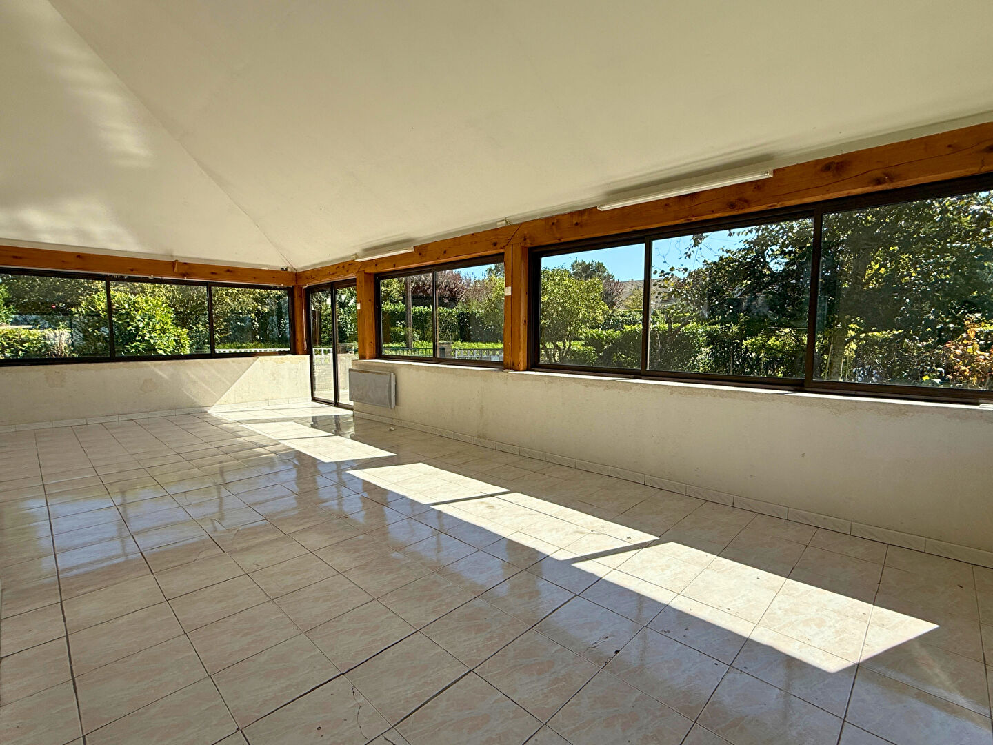 Maison lumineuse sur grand terrain - Quartier Montarmots, Besançon