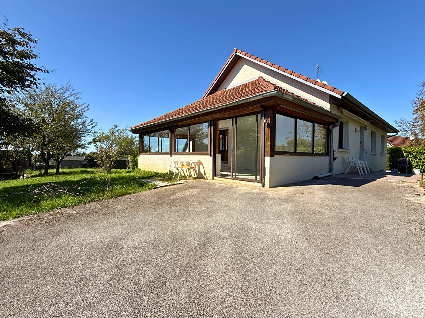 Maison lumineuse sur grand terrain - Quartier Montarmots, Besançon