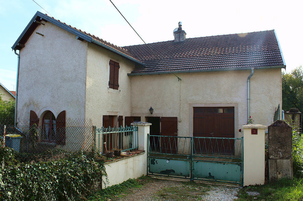 Maison à rénover avec jardin à Sornay - 124 m² - 4 chambres