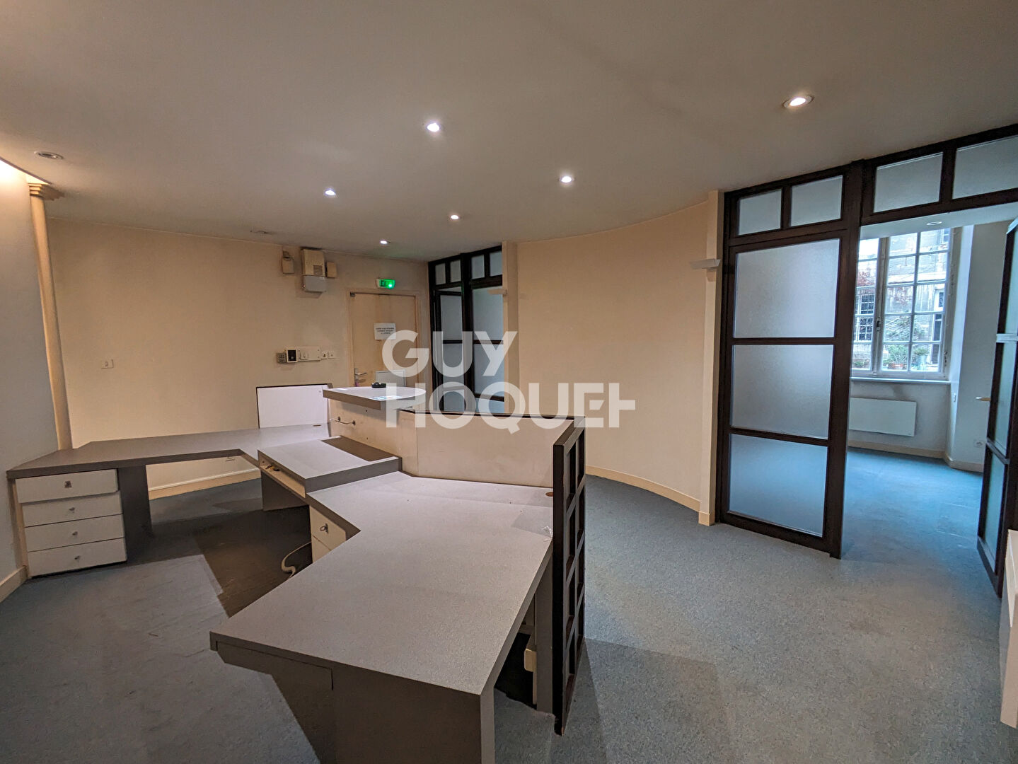 Proche Préfecture, bureaux 219 m²
