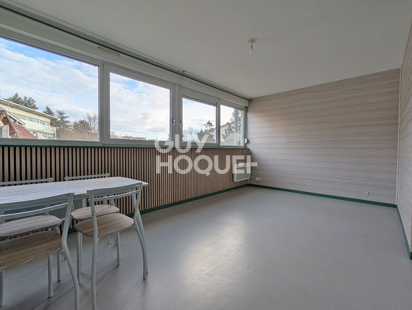 Studio lumineux avec garage