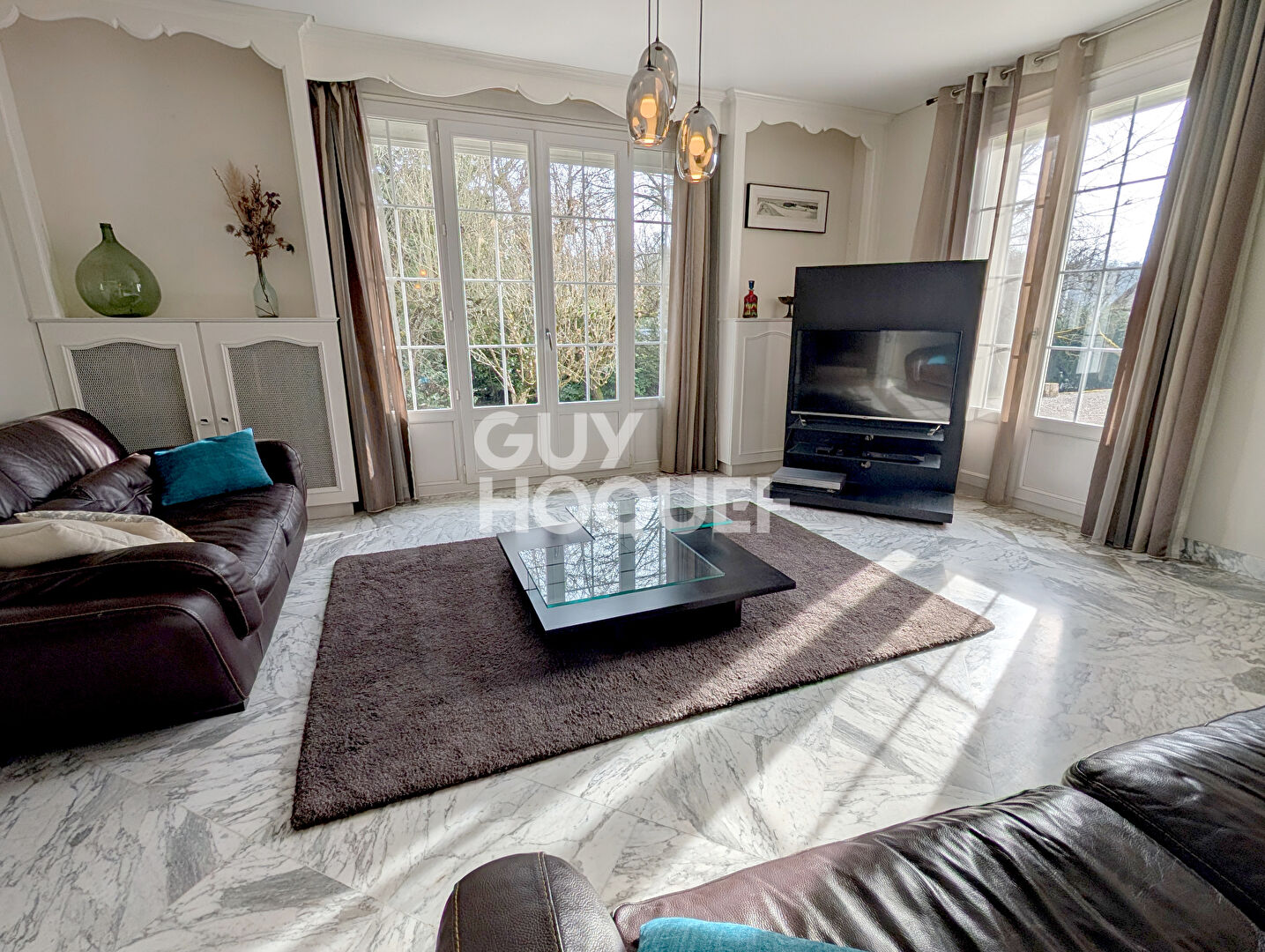 Maison Ecole Valentin, 6 chambres, terrain 26 ares