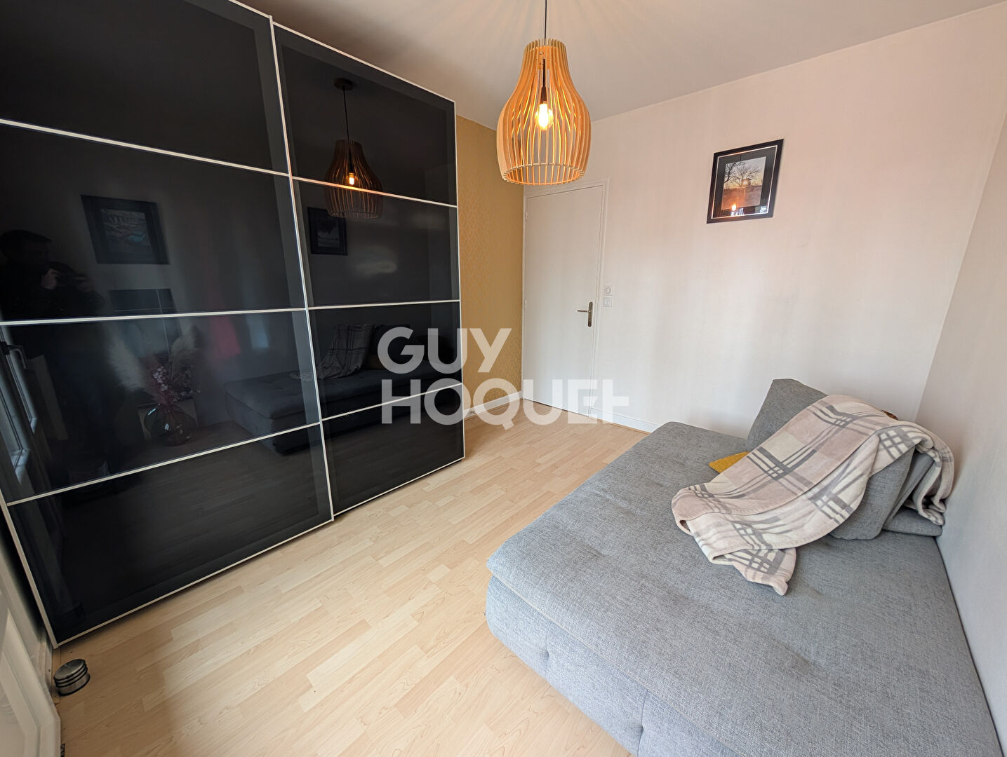 Maison Ecole Valentin, 6 chambres, terrain 26 ares