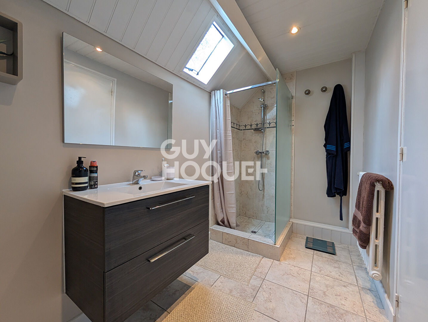 Maison Ecole Valentin, 6 chambres, terrain 26 ares