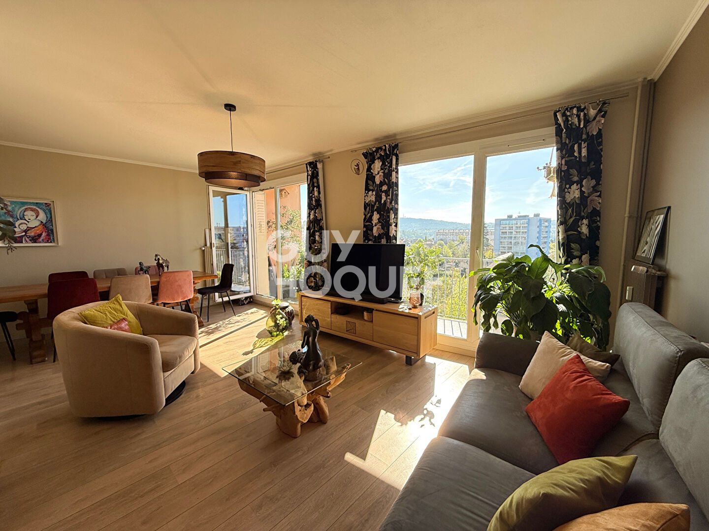 Appartement lumineux avec balcon, garage et parking quartier Saint-Claude