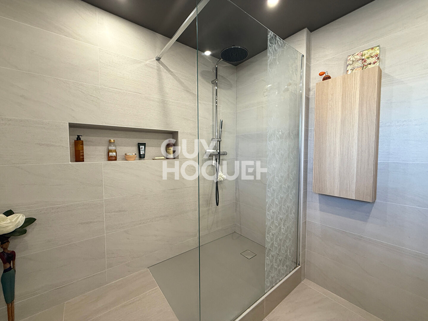 Appartement lumineux avec balcon, garage et parking quartier Saint-Claude