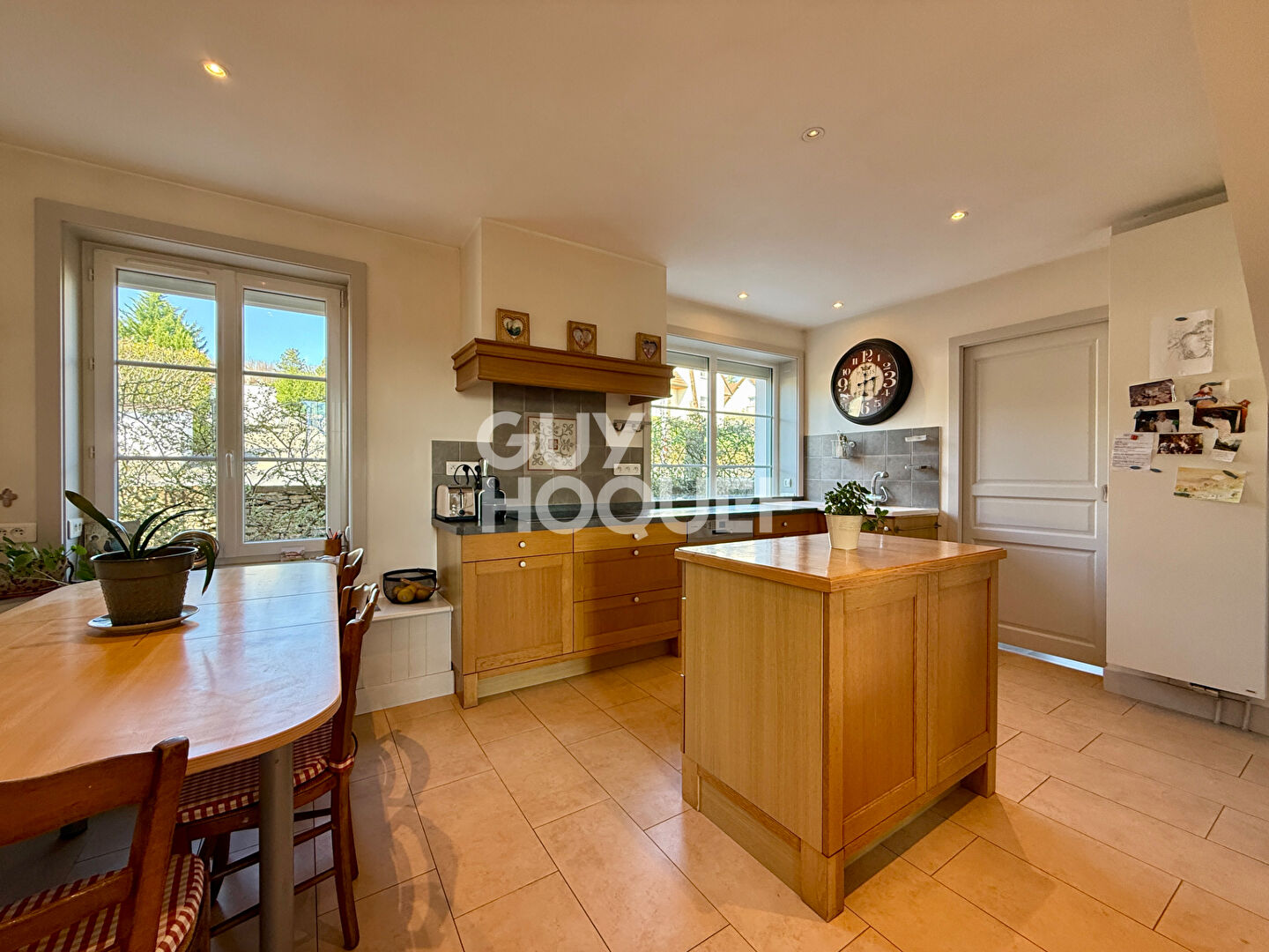 Propriété de charme avec piscine et jardin arboré - Montboucons