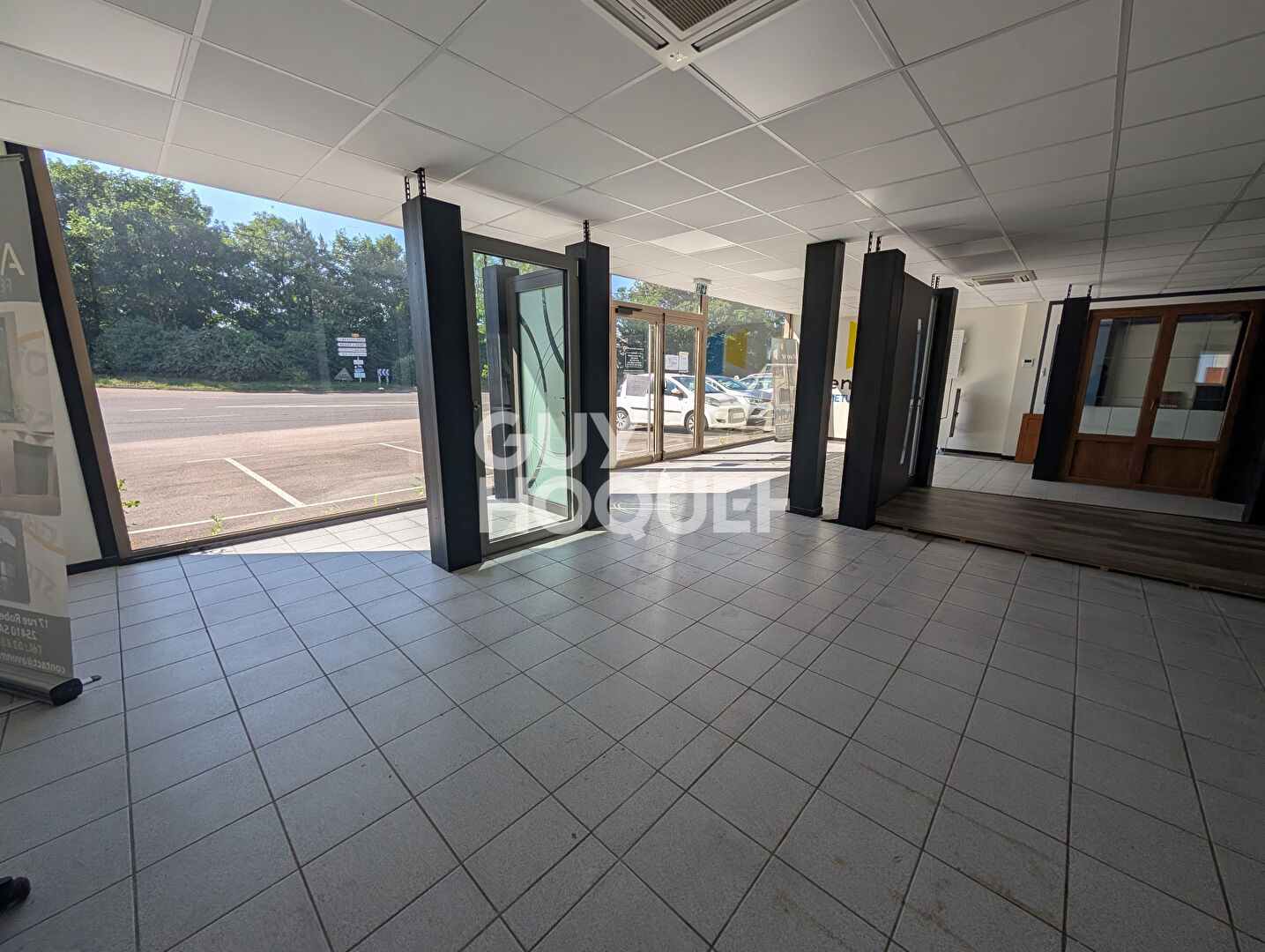 Local commercial Saint Vit 605 m2