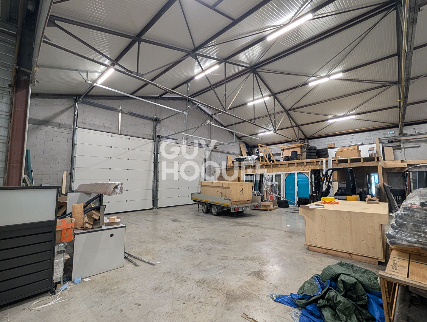 Local commercial Saint Vit 605 m2