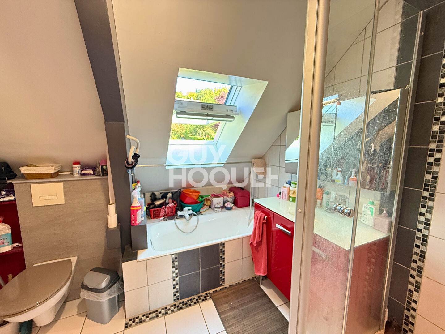 Maison lumineuse 131 m² avec piscine couverte à 5 min de Besançon