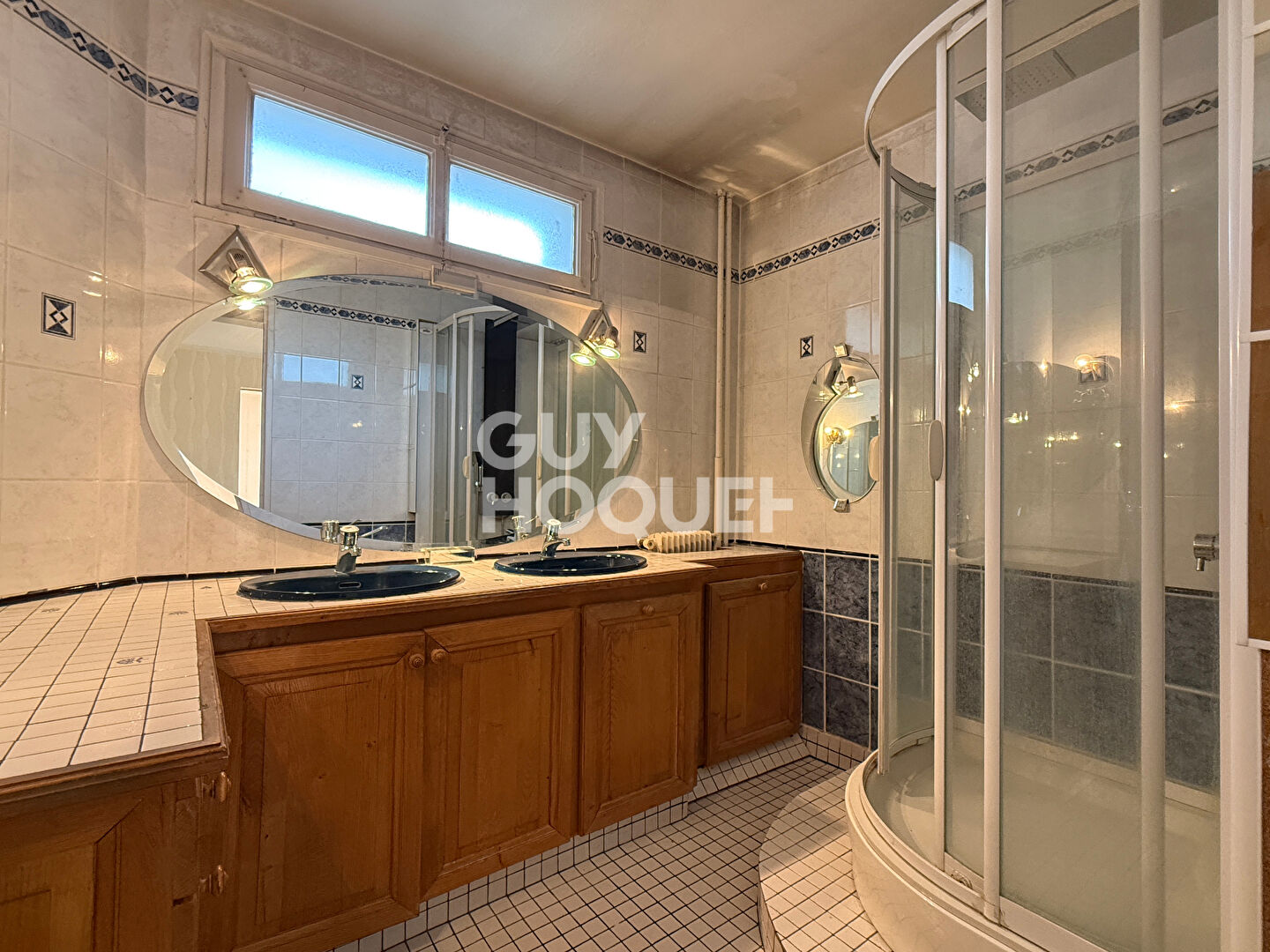 Appartement lumineux quartier Montjoux