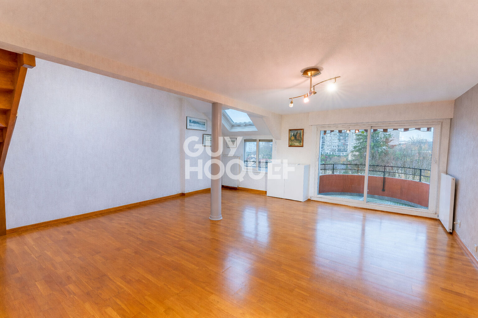 L'espace d'une maison, la tranquillité d'un appartement