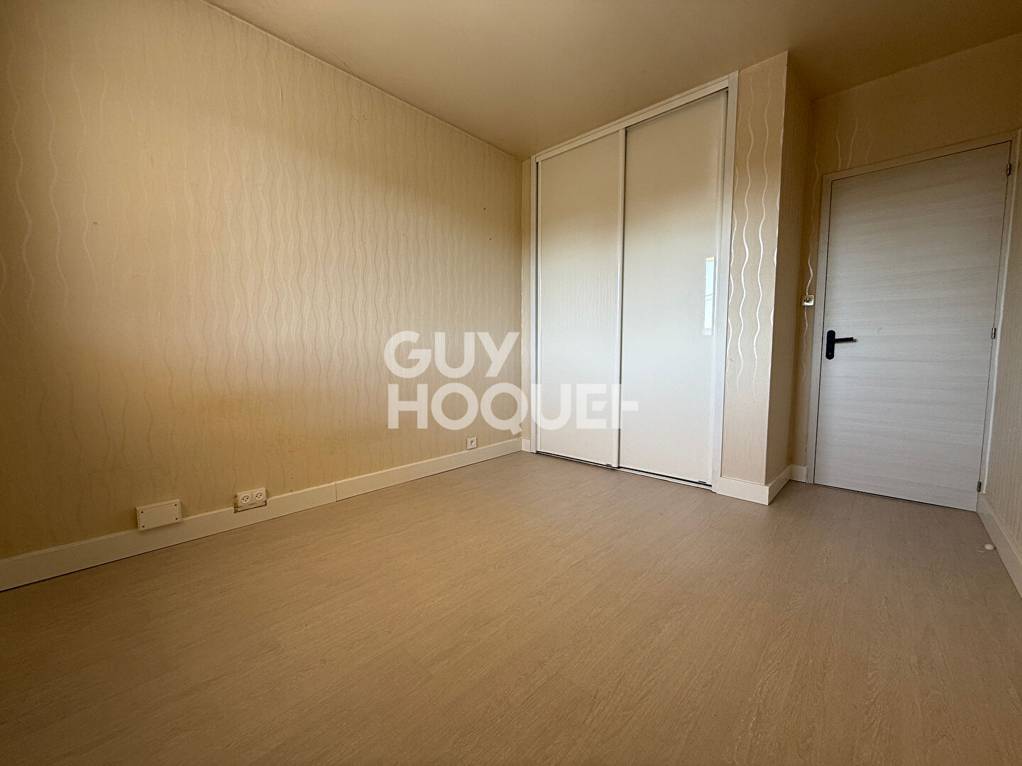 Quartier Saint Claude, appartement familial 4 chambres, 95 m² traversant