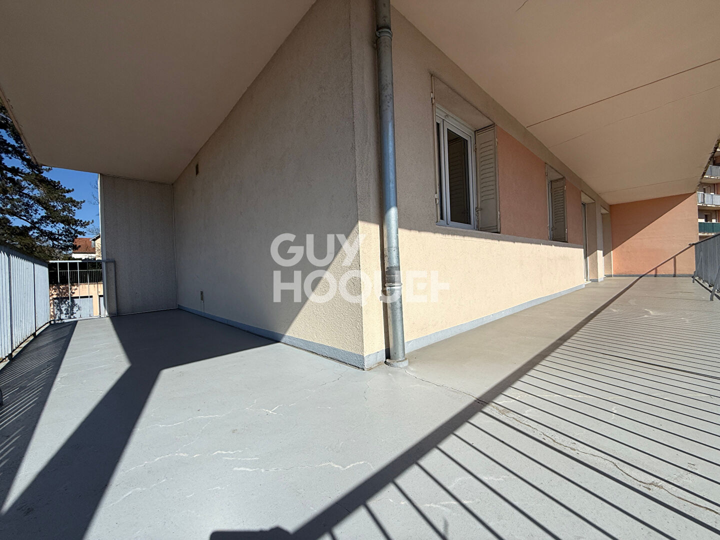 Quartier Saint Claude, appartement familial 4 chambres, 95 m² traversant