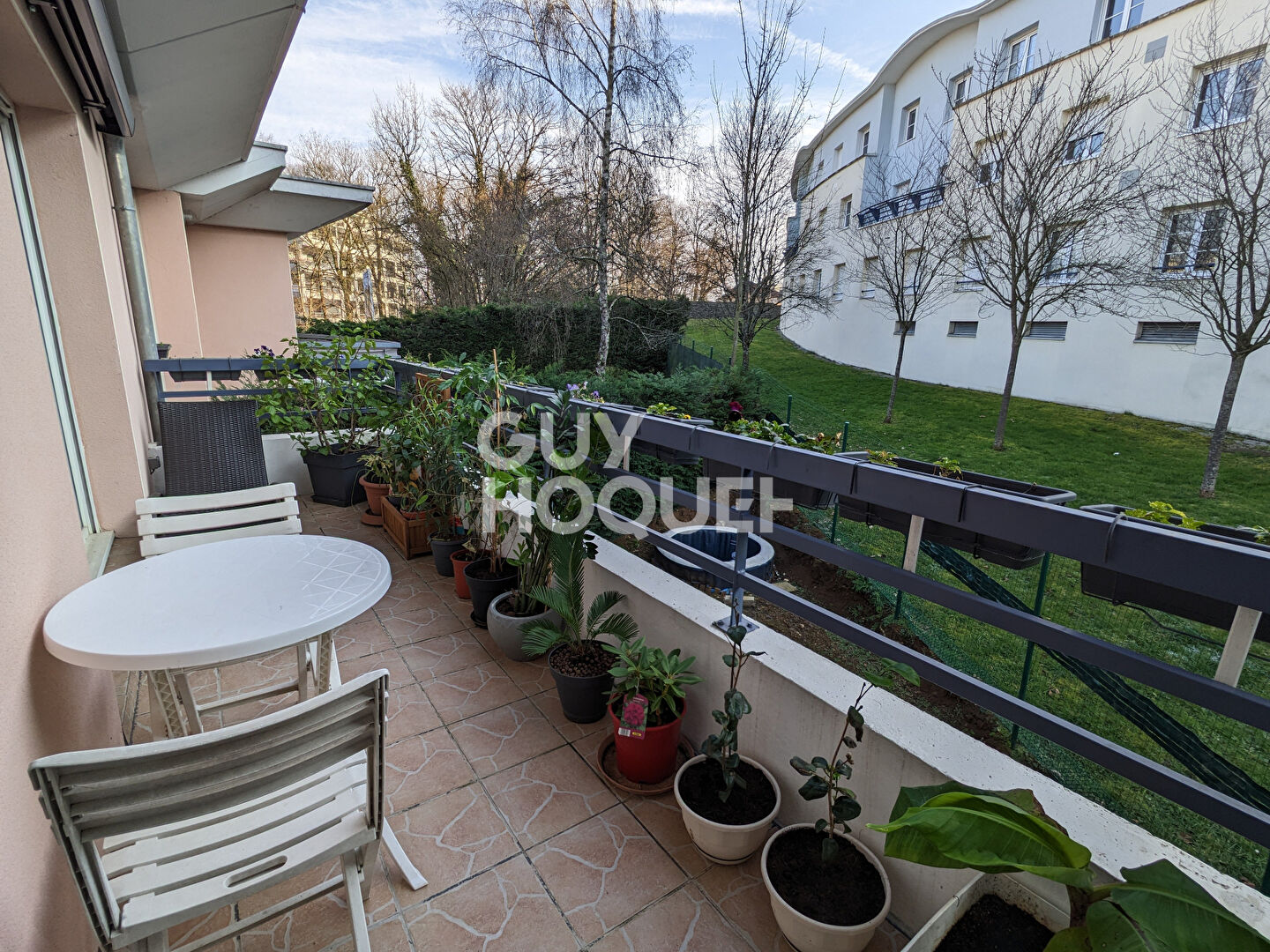Superbe appartement rénové de 100 m² - Dernier étage avec balcon et garage - Saint-Claude