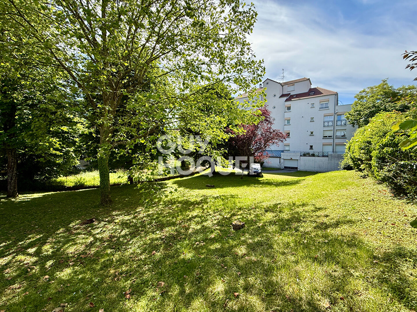 Dernier étage avec vue dégagée pour cet appartement familial