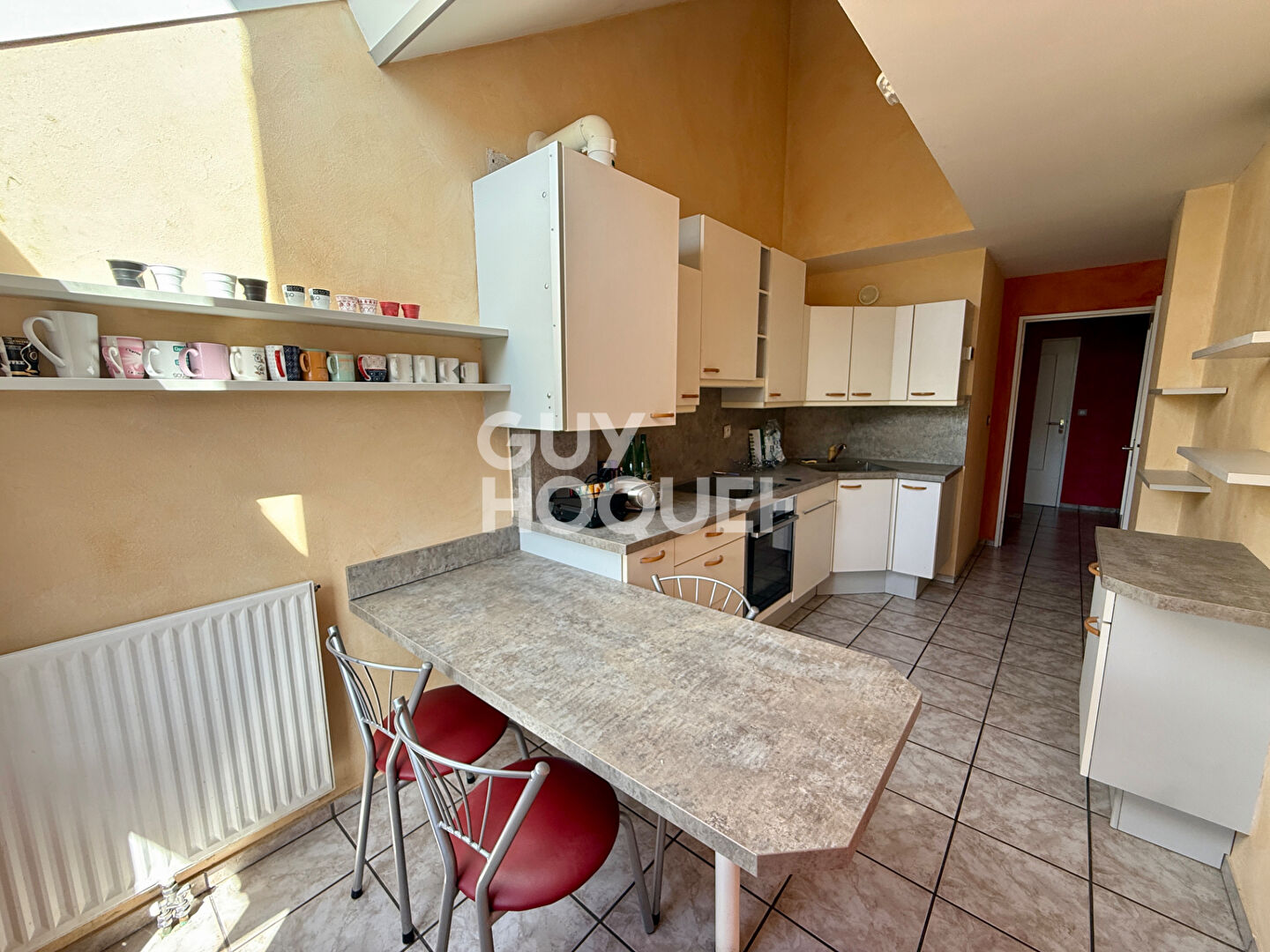 Dernier étage avec vue dégagée pour cet appartement familial