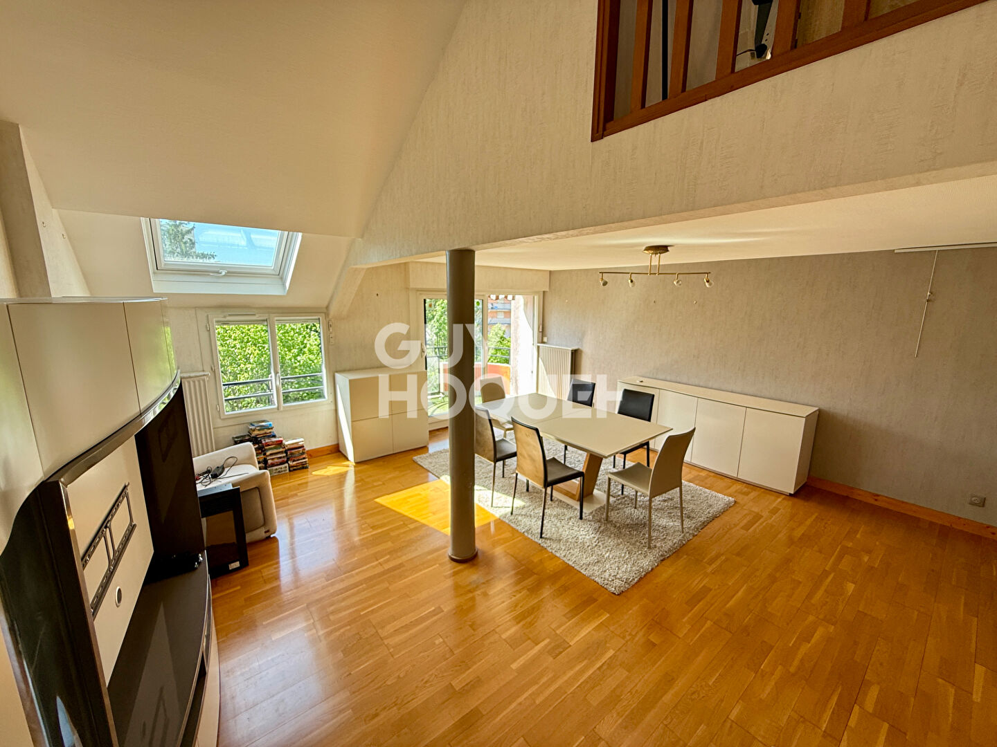 Dernier étage avec vue dégagée pour cet appartement familial