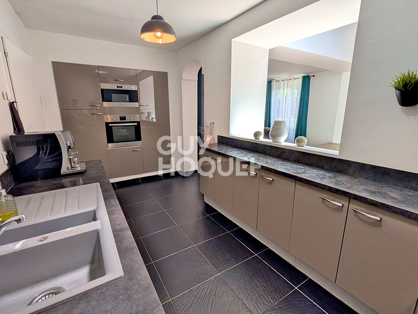 Ecole Valentin, maison DPE B, 229 m²
