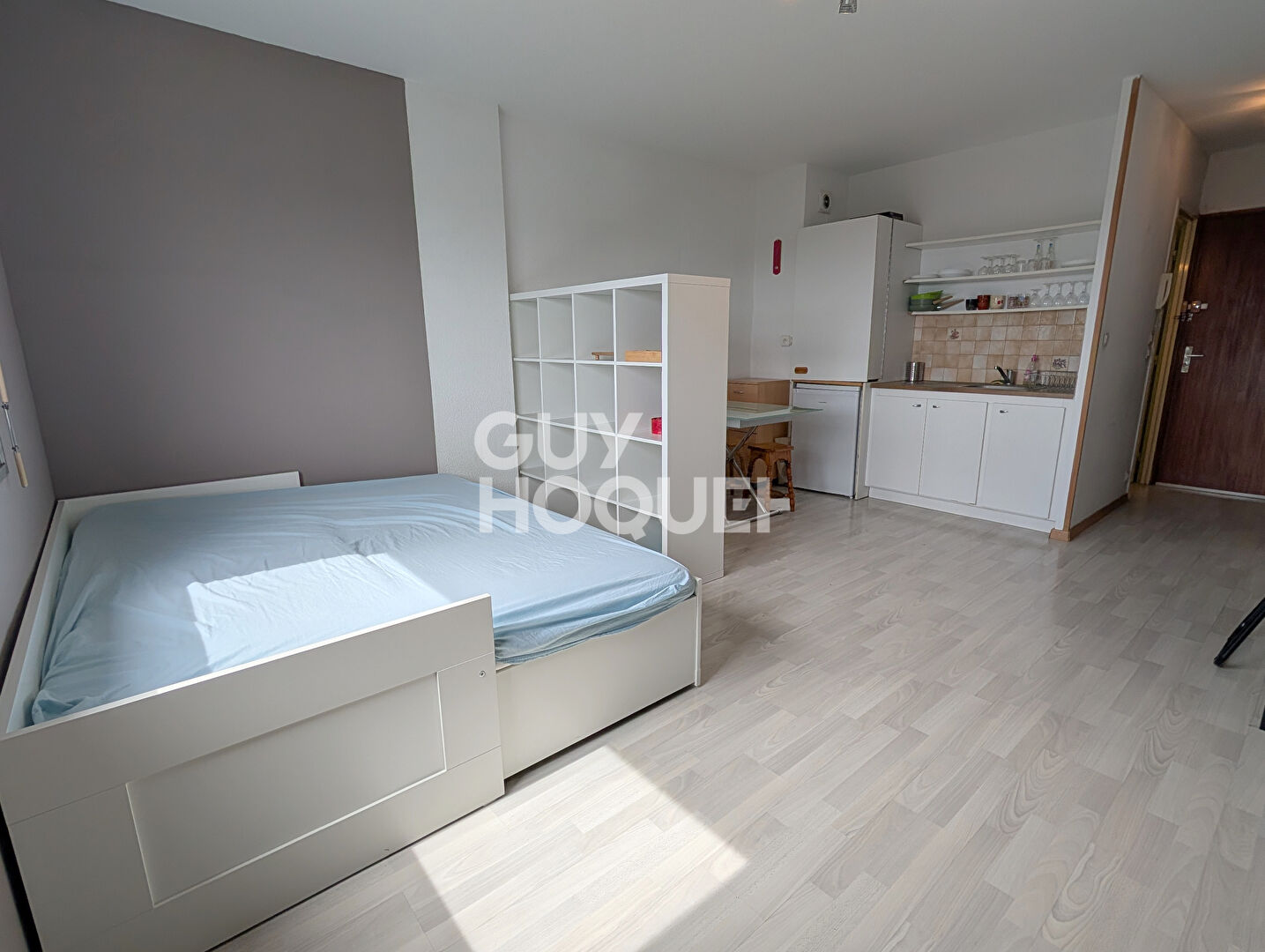 Studio meublé 25 m², garage box