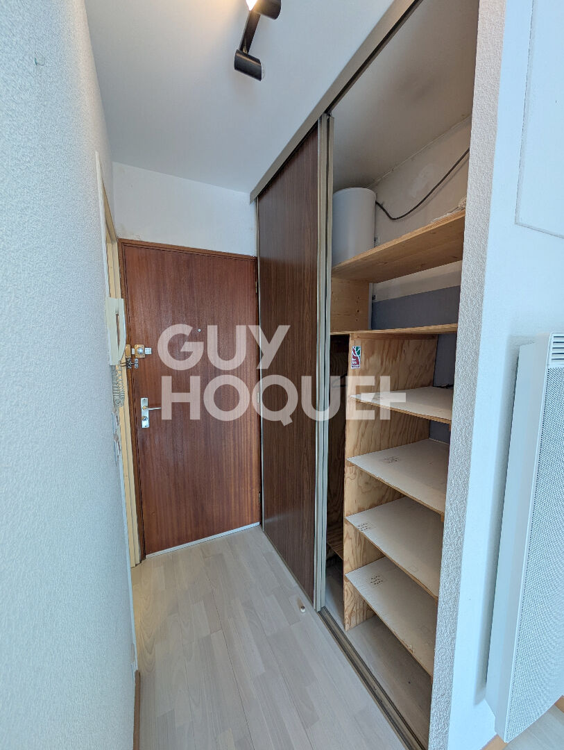 Studio meublé 25 m², garage box