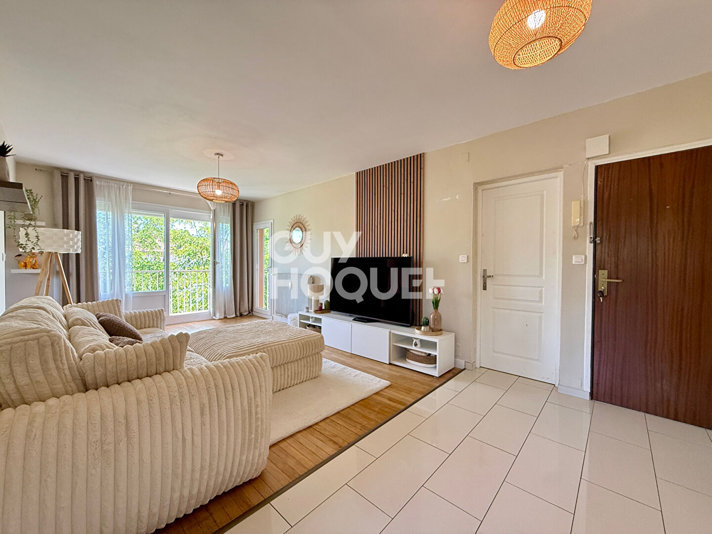 Charmant appartement en dernier étage avec balcon et parking
