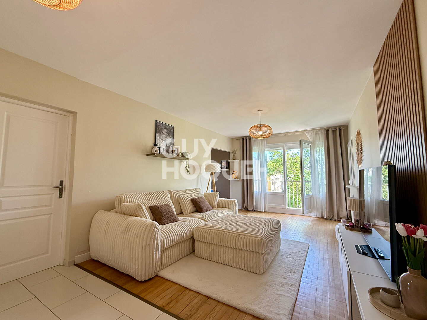 Charmant appartement en dernier étage avec balcon et parking