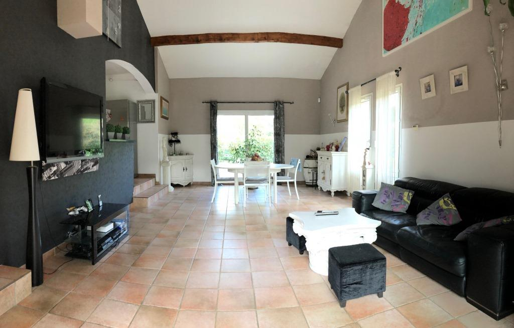 RARE A LA VENTE!! MAISON 5 PIÈCES AVEC SÉJOUR TRIPLE EXPOSITION....