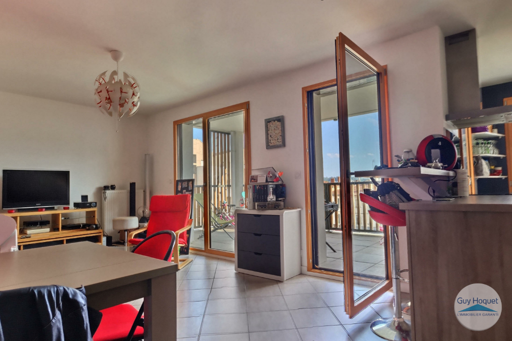 AU C?UR DE FONTAINE SUR SAÔNE, APPARTEMENT 3 PIÈCES ET UN GARAGE...