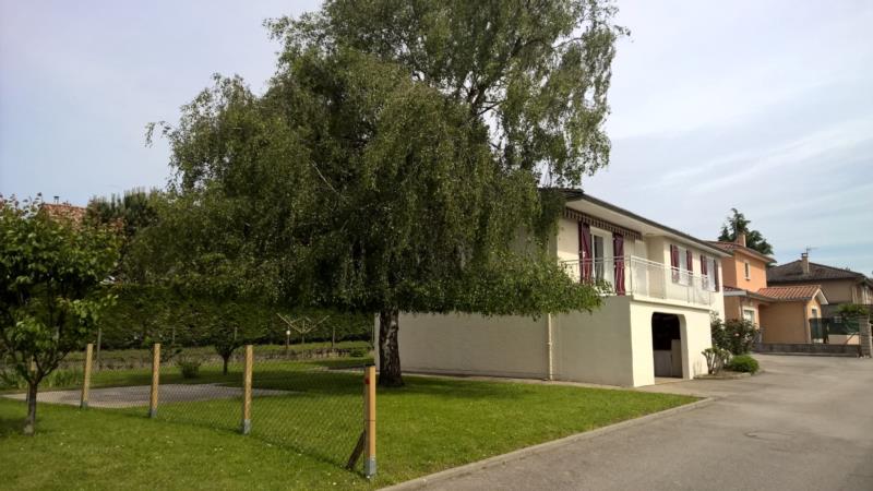 Maison de 4 pièces à louer à Cailloux-Sur-Fontaines (69270).