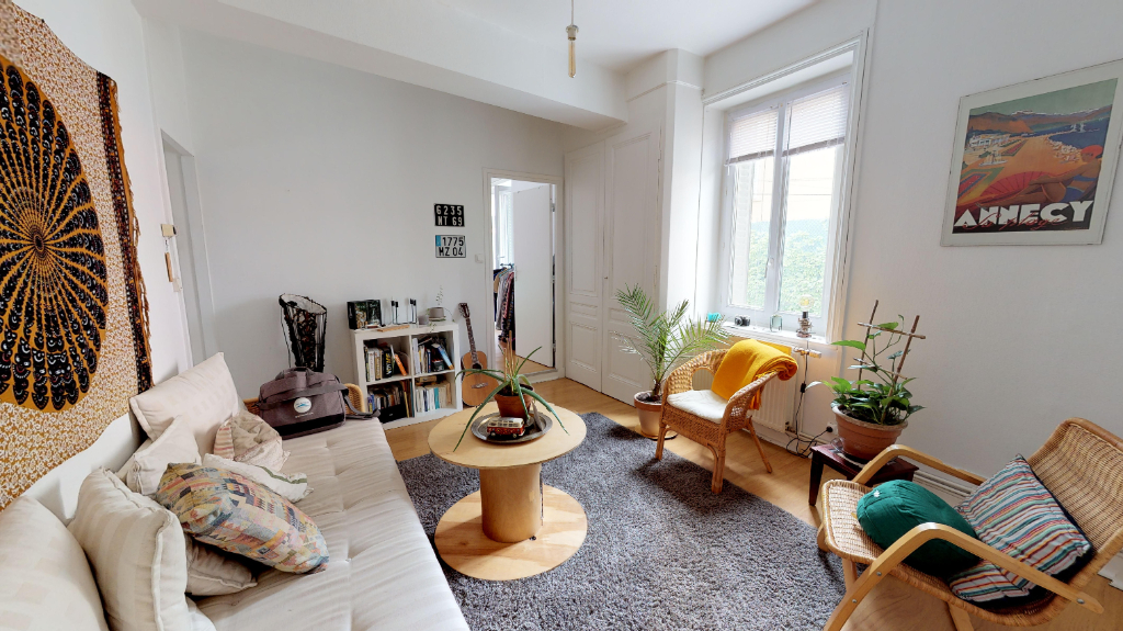 Petite copropriété, T3 avec terrasse...