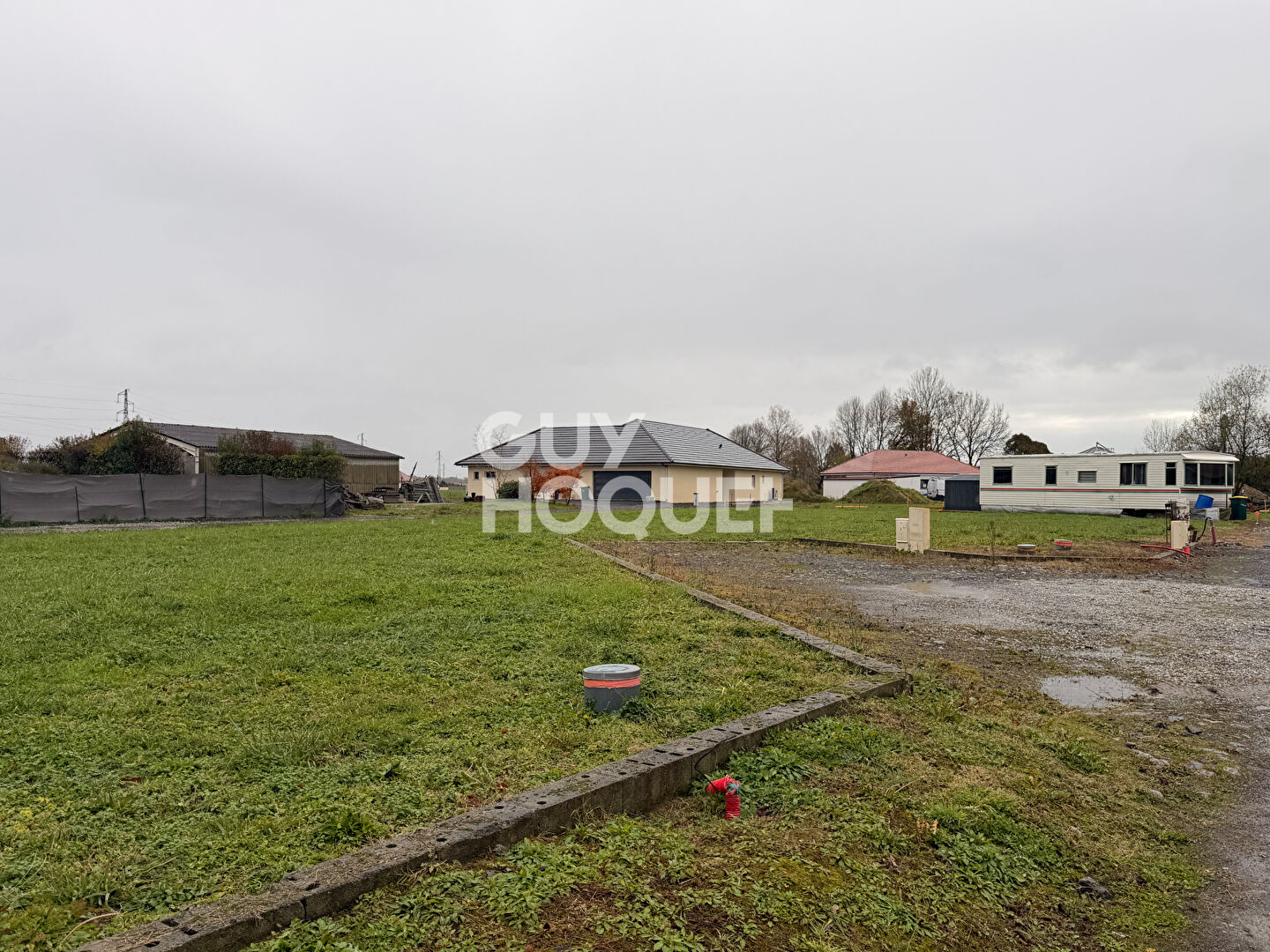 MONT - Terrain viabilisé en lotissement 918 m²