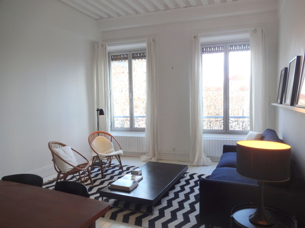 LYON 4 - BD DE LA CROIX-ROUSSE - T2 MEUBLE