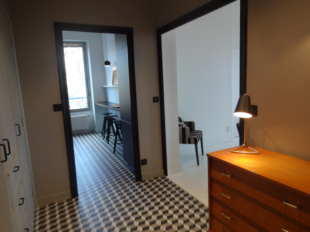 LYON 4 - BD DE LA CROIX-ROUSSE - T2 MEUBLE