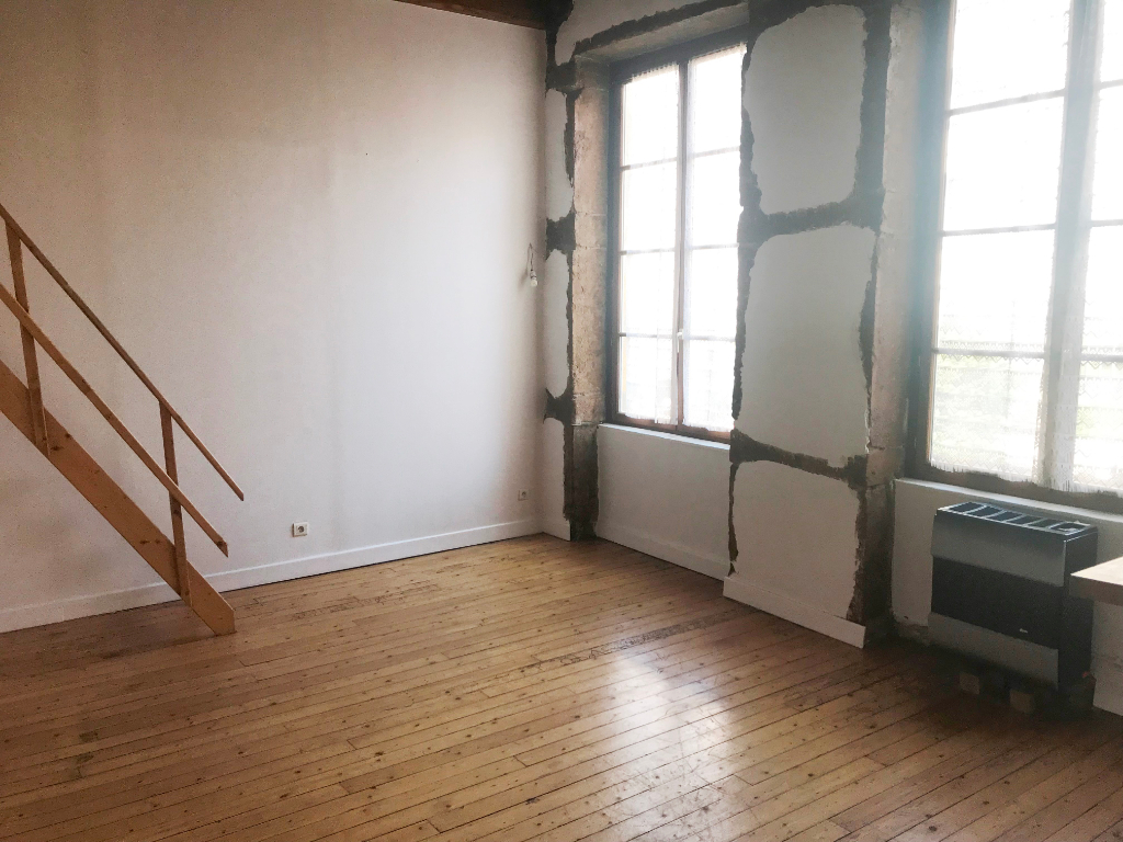 LYON 1er - SECTEUR CHARTREUX - T1 BIS