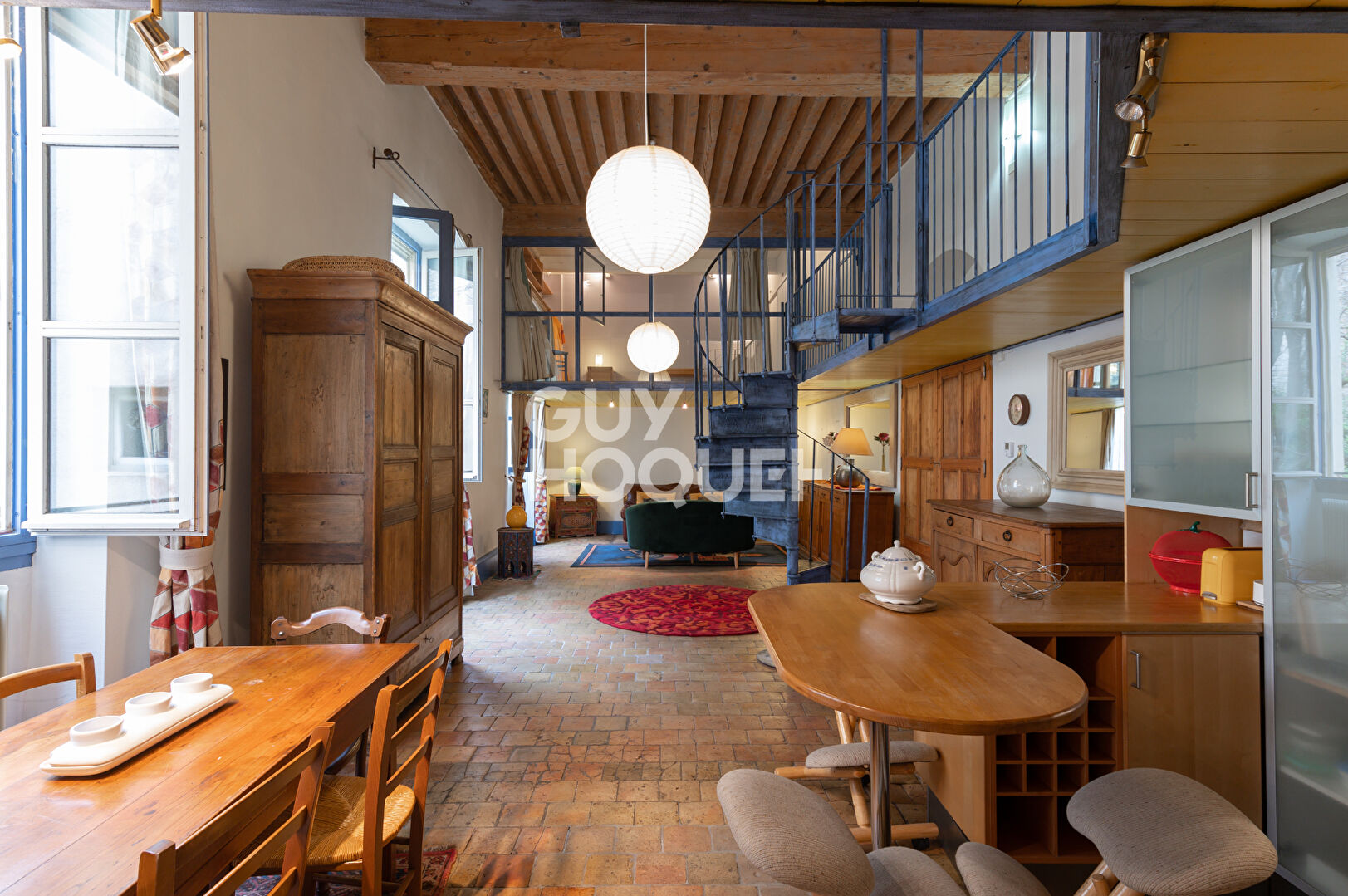 Magnifique appartement atypique quai st Vincent-passage Gonin - avec parking