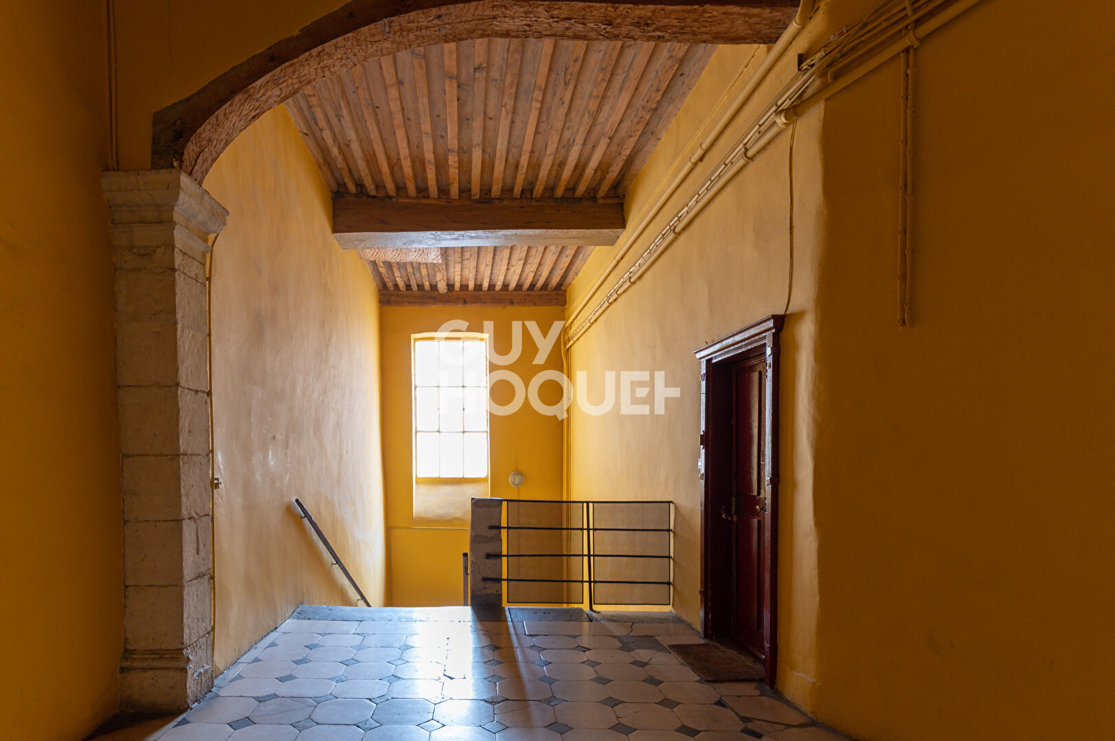 Magnifique appartement atypique quai st Vincent-passage Gonin - avec parking