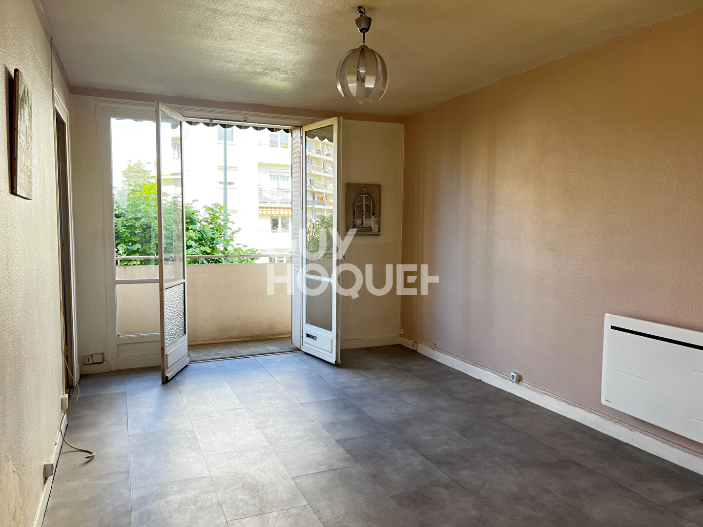 Appartement deux chambres avec balcon au calme