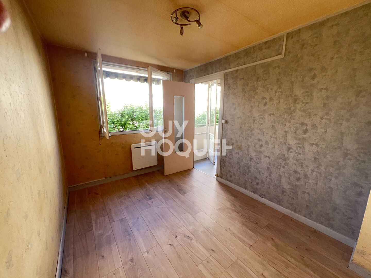 Appartement deux chambres avec balcon au calme