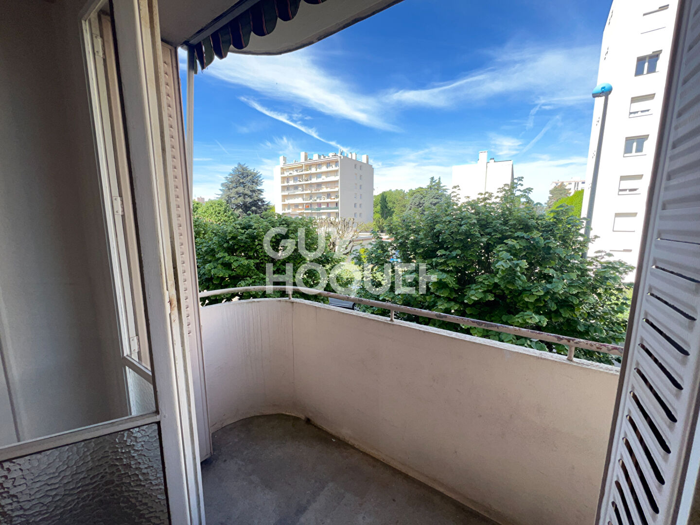 Appartement deux chambres avec balcon au calme
