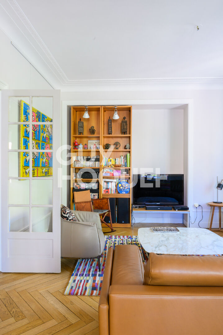 centre Croix Rousse T5  -parking fermé -178 m2 -balcon