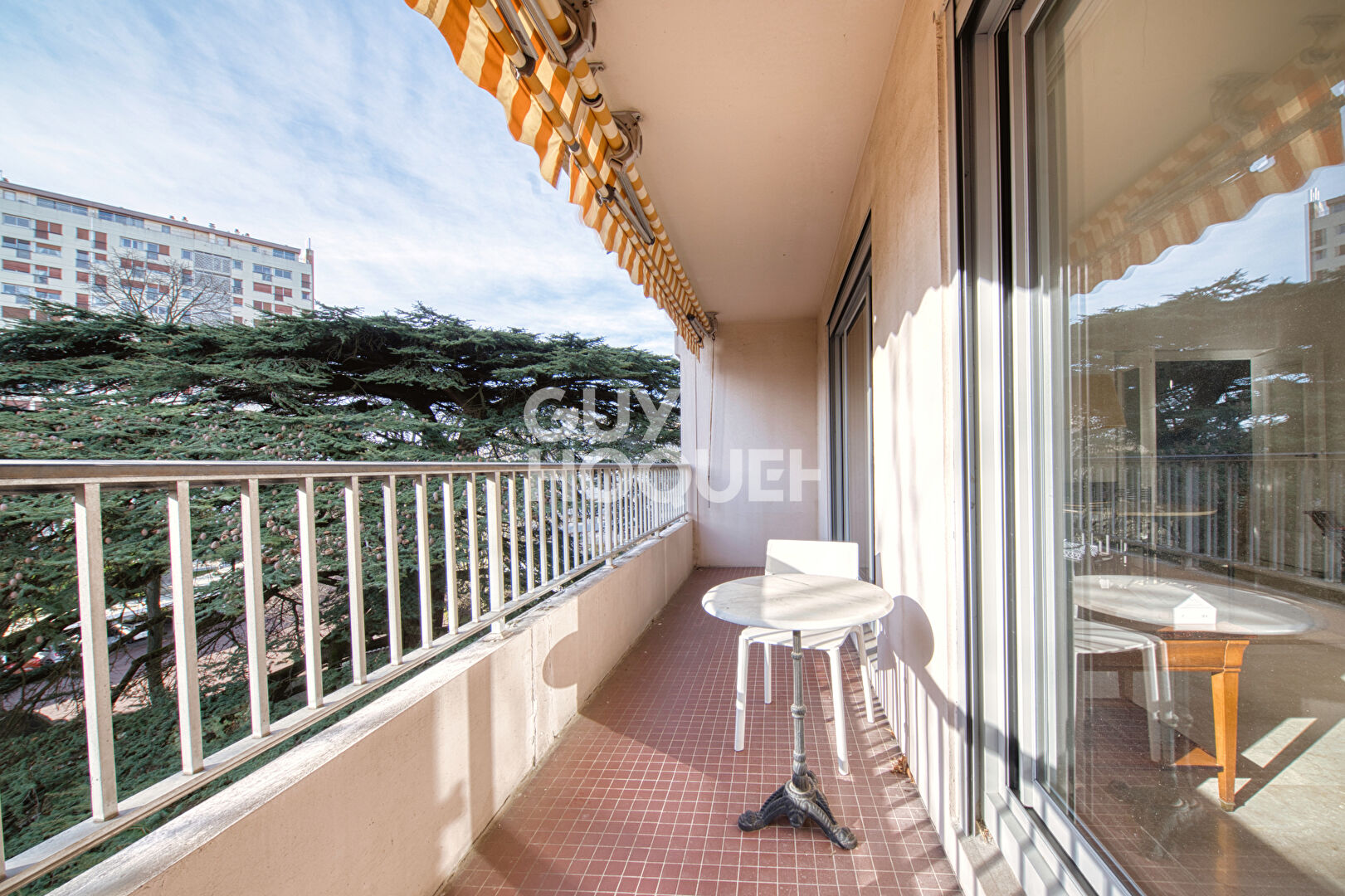 Appartement  92 m² - terrasse-  parking
