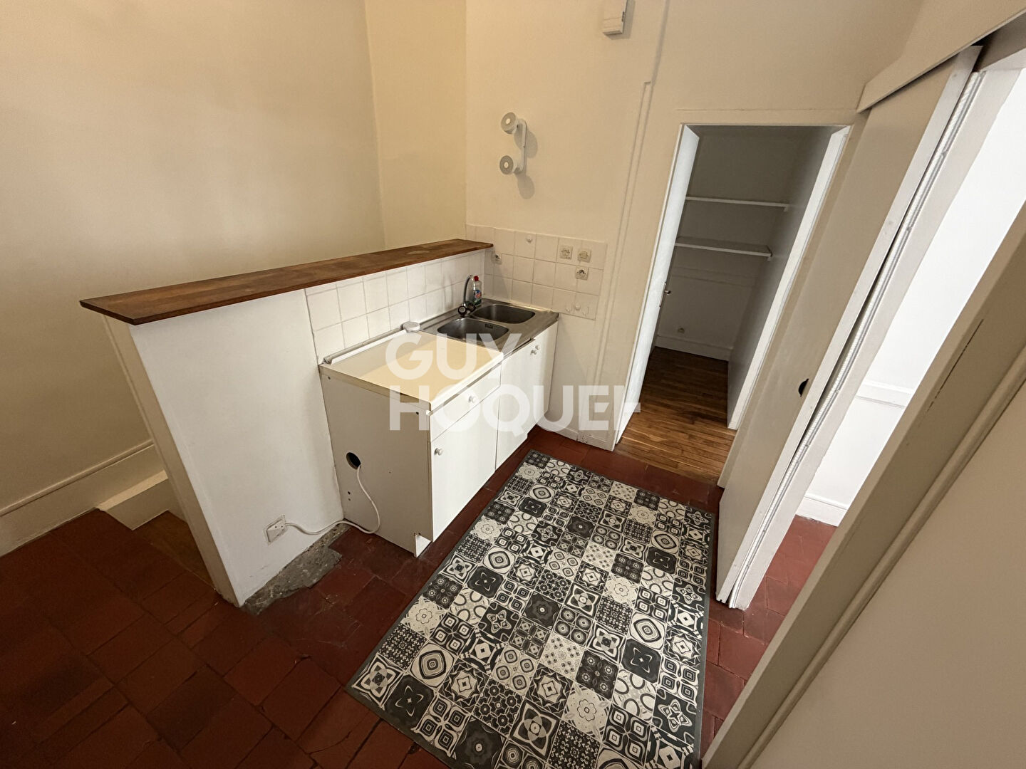 CROIX ROUSSE - T2 non meublé -RUE DES PIERRES PLANTEES