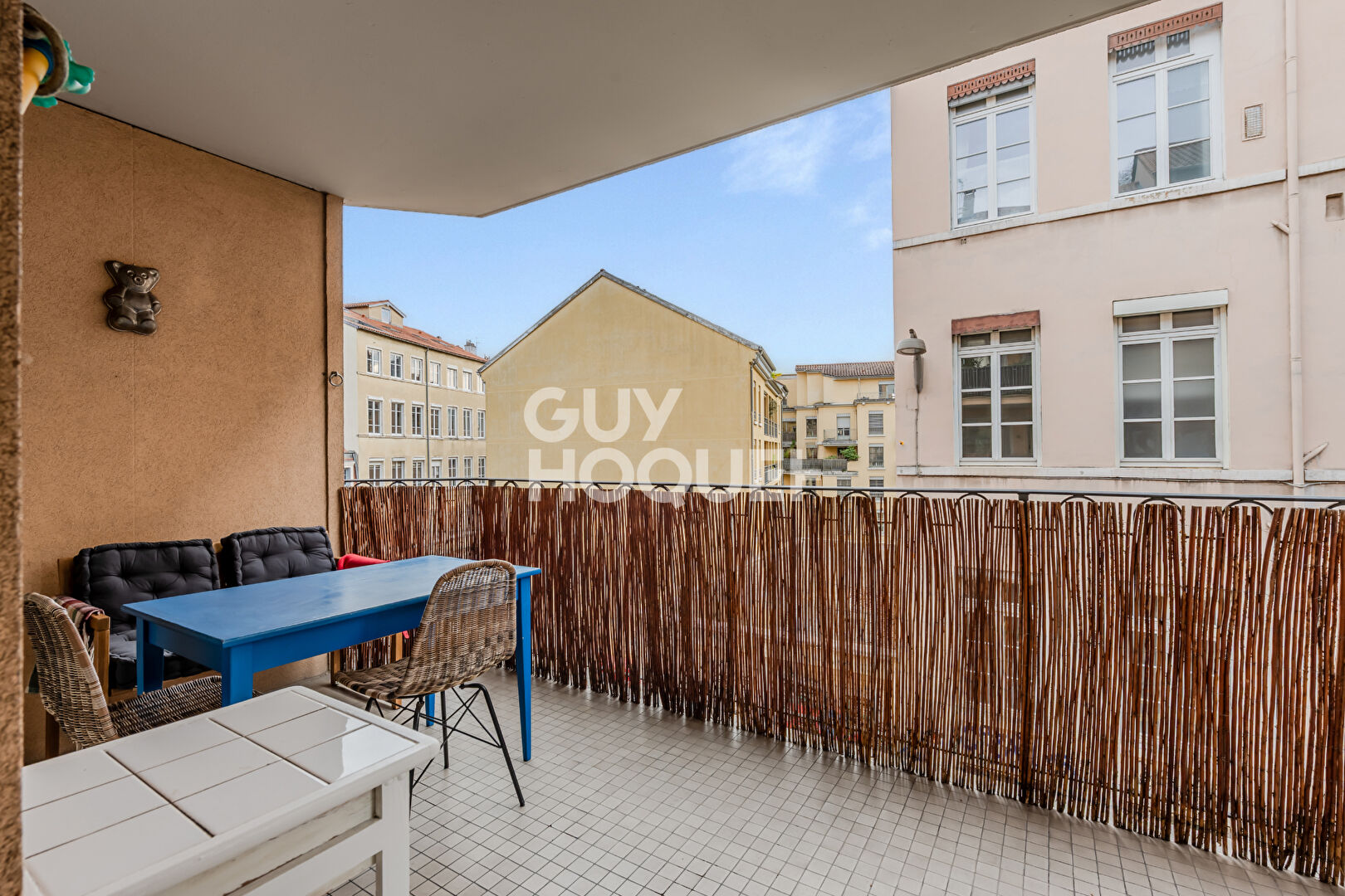 Appartement familiale avec  terrasse- balcon - garage-cave 